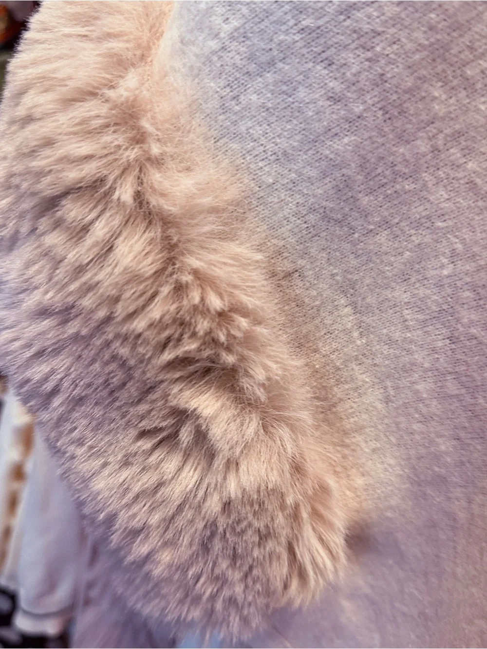 Rachel Zoë Cream/Ivory Cape trimmed in Faux Fur - Picture 12 of 14